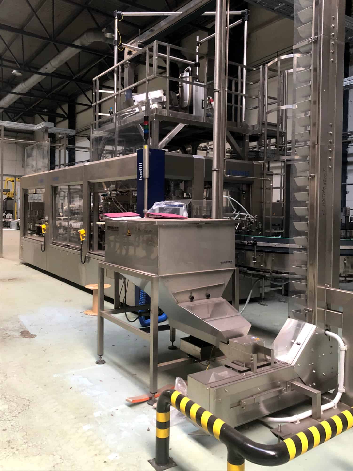 Right view of Krones one-way glass line
