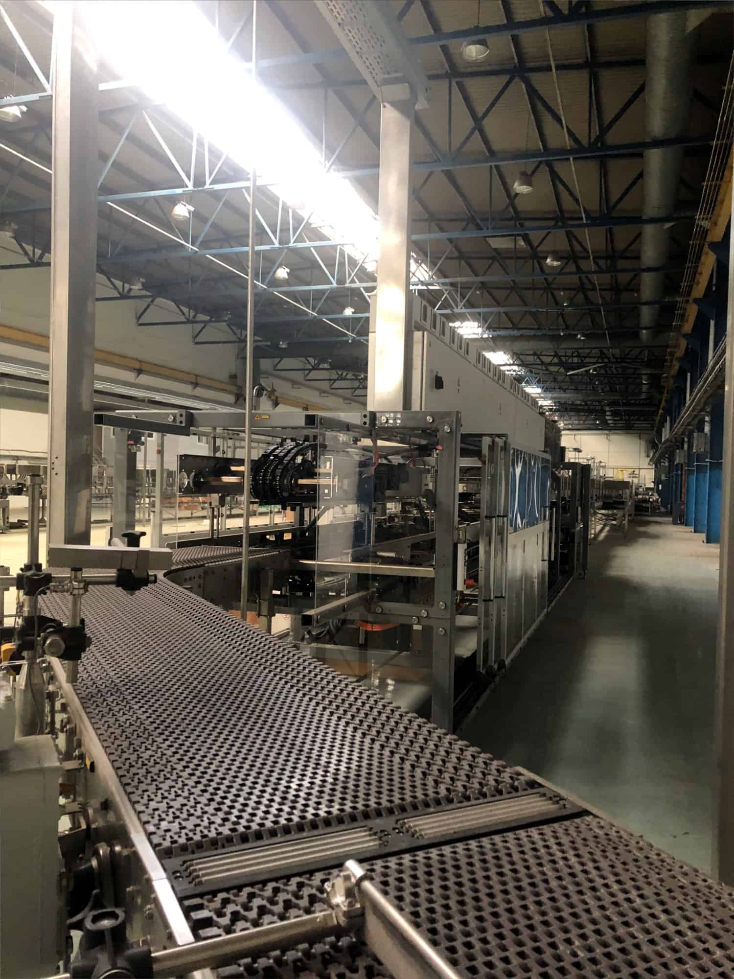 Right view of Krones one-way glass line